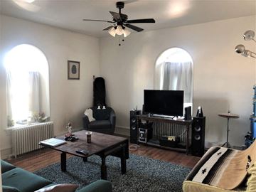 Philadelphia apartment for rent - a living room with a couch and a television