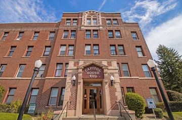 Olympia apartment for rent - the building in which the hotel is located