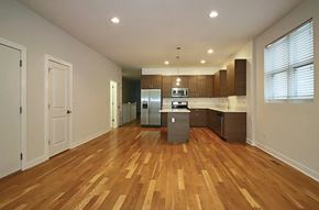 Chicago apartment for rent - Livingroom/ Dining Room View