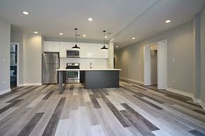 Chicago apartment for rent - Livingroom/ Dining Room View