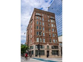 Chicago apartment for rent - an old building on the corner of a city street