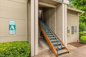 Fairview apartment for rent - Cedar Grove Apartments Staircase