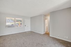 Oregon City apartment for rent - Monroe Manor Apartments Living Room