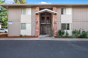 Keizer apartment for rent - Laurel Park Apartments Exterior