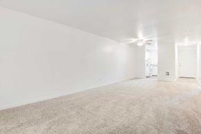 Portland apartment for rent - Colonial Village Apartments Living Room