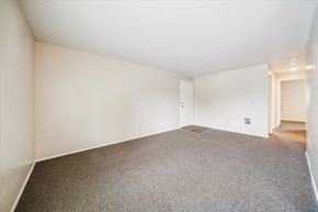 Milwaukie apartment for rent - Bristol Court Living Room