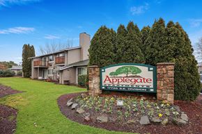 Portland apartment for rent - Applegate Sign