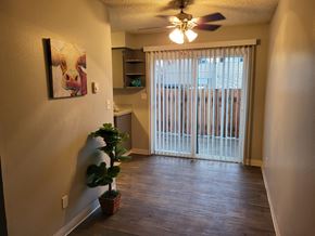 Vancouver apartment for rent - Townhouse Square Apartments Dining Room