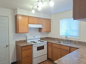 Salem apartment for rent - Island Park Apartments Kitchen