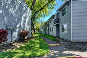 Forest Grove apartment for rent - Karen's Korner Building Exterior