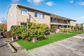 Oregon City apartment for rent - Monroe Manor Apartments Exterior Building.