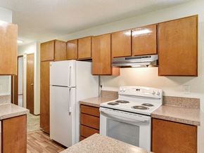 Milwaukie apartment for rent - Kitchen River Cliff Apartments Milwaukie Oregon 