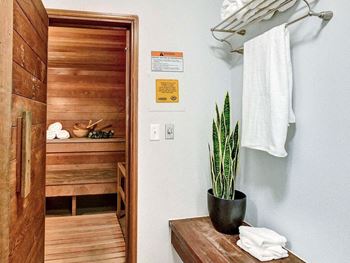 Sauna river cliff apartments milwaukie oregon 