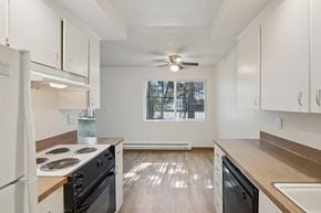Tigard apartment for rent - Georgetown Manor Apartments Kitchen