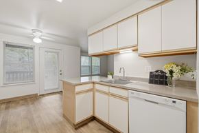 Portland apartment for rent - Barbur Heights Apartments Kitchen