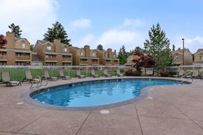 Tigard apartment for rent - Brightwaters at Redhawk - Tigard, Oregon