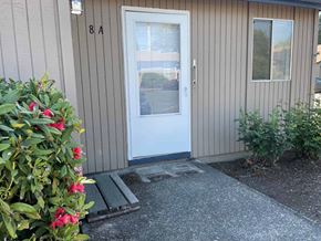 Salem apartment for rent - Browning Avenue Apartments Unit Entrance