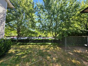Portland apartment for rent - Emerald East Backyard