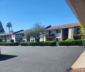 Portland apartment for rent - Emerald East Exterior of Building Princeton Property