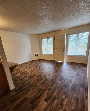 West Linn apartment for rent - French Glen Apartments Living Room
