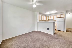 Tigard apartment for rent - Hampton Ridge Dinning Area