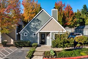 Tigard apartment for rent - Hampton Ridge Office