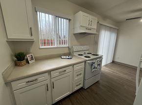 Oregon City apartment for rent - Mt. Pleasant Apartments Kitchen