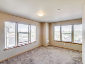 Redmond apartment for rent - Glacier Vista Apartments Living Room