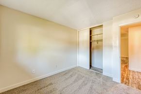 Portland apartment for rent - Michael Manor Bedroom