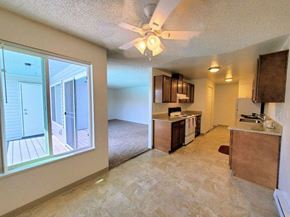 Beaverton apartment for rent - Meadow Ridge Beaverton Apartments  Living Room