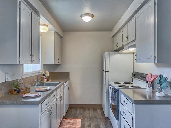 Gresham apartment for rent - Beverly Gardens Apartments Kitchen