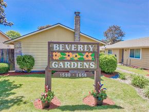 Gresham apartment for rent - Beverly Gardens Apartments Sign