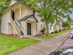 Milwaukie apartment for rent - Exterior of Building
