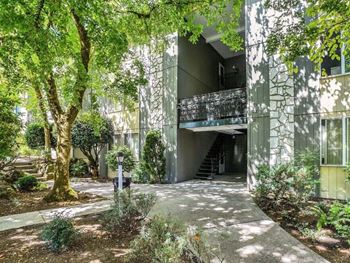 River cliff apartments milwaukie oregon  exterior building and landscape