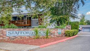 Aloha apartment for rent - Stafford Court Apartments Sign