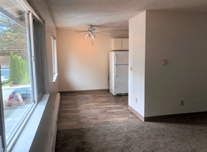 Portland apartment for rent - Living and Dinning area at Carleton Terrace Apartments