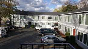 Portland apartment for rent - Tristin Square Apartments Parking Lot