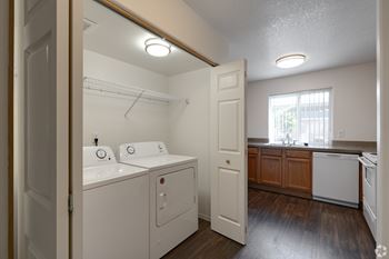 <B>washer/dryer hookup:</b>  convenient laundry options in select units.