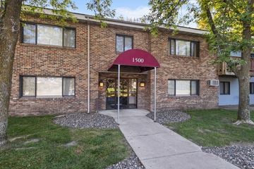 Buffalo apartment for rent - The entrance to a building with the number 1500 on it.