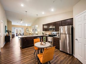Chardon apartment for rent - Chardon Ohio Apartment Rentals Redwood Living Redwood Chardon Meadowood Kitchen