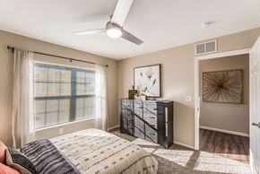 Charlotte apartment for rent - Charlotte North Carolina Apartment Rentals Redwood Living Redwood Charlotte Harris Houston Road Second Bedroom