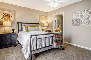 Elyria apartment for rent - Elyria OH Apartment Rentals Redwood Elyria Main Bedroom