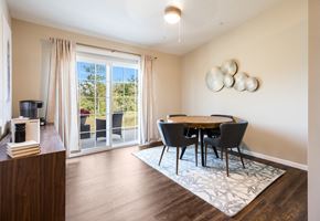 Maumee apartment for rent - Maumee OH apartment rentals Redwood Maumee Den