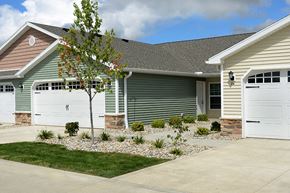 Perrysburg apartment for rent - Perrysburg OH Apartment Rentals Redwood Perrysburg Woodmont Exterior