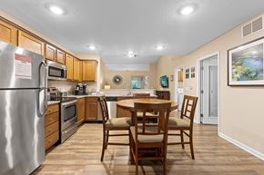 Sylvania apartment for rent - A kitchen with a table and chairs.