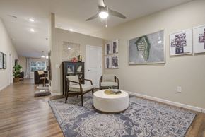 Waukee apartment for rent - Waukee Iowa Apartment Rentals Redwood Living Redwood Waukee Hickman Road Breezewood Entry