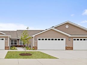 Waukee apartment for rent - Waukee Iowa Apartment Rentals Redwood Living Redwood Waukee Hickman Road Exterior
