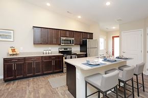 Waukee apartment for rent - Waukee IA Apartment Rentals Redwood Waukee Douglas Parkway  Kitchen