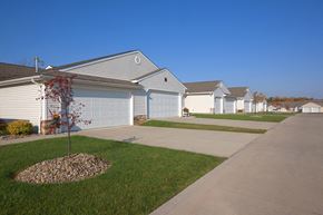 Wooster apartment for rent - Wooster OH Apartment Rentals RedwoodWooster Melrose Drive Two Car Garage