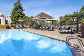 Beaverton apartment for rent - the swimming pool at our hotel
